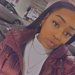 Meet your Posher, Larissa